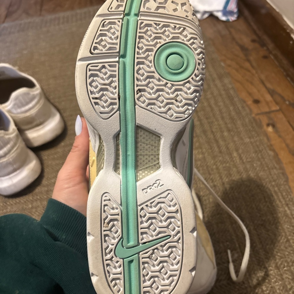 Lightly Loved Off-White Nike Max Air, Size 8.5  - yelllow and blue detailing - Picture 9 of 9